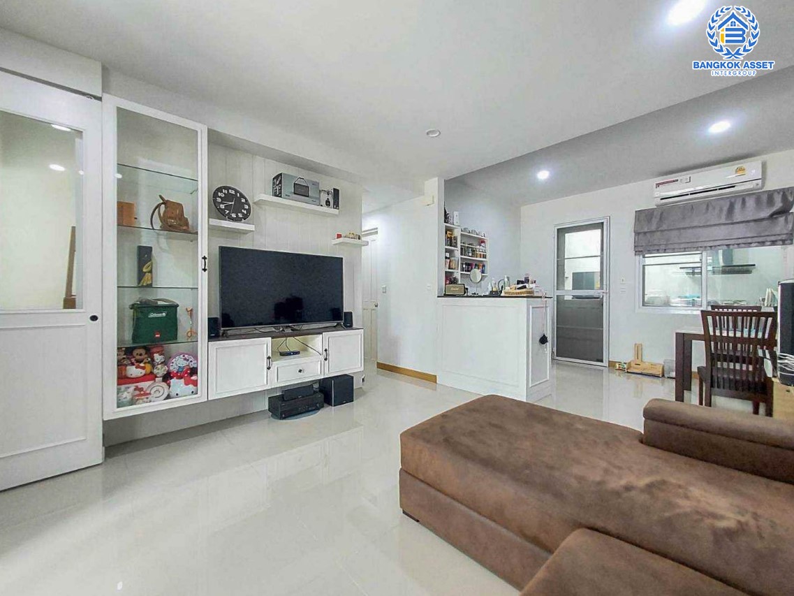 *****ทาวน์เฮ้าส์มือสองนนทบุรี ม.ดรีมดีลักซ์ ราชพฤกษ์-ปิ่นเกล้า เนื้อที่มากเกือบ 21 ตร.ว. ฟังก์ชัน 3 ห้องนอน 2 ห้องน้ำ 2 ที่จอดรถ บิวท์อินให้เรียบร้อย บนทำเลแห่งการเดินทาง ใกล้รถไฟฟ้าสายสีแดง "สถานีตลิ่งชัน" และทางด่วน "ศรีรัช-วงแหวนรอบนอก" จองเลย!